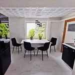 Apartment Dom Nad Brzegiem Jeziora Ryn (Warmian-Masurian)