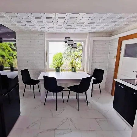 Apartamento Dom Nad Brzegiem Jeziora Ryn (Warmian-Masurian)