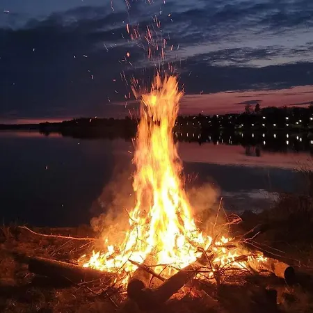 Appartamento Dom Nad Brzegiem Jeziora Ryn (Warmian-Masurian)