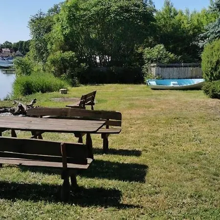 Apartamento Dom Nad Brzegiem Jeziora Ryn (Warmian-Masurian)