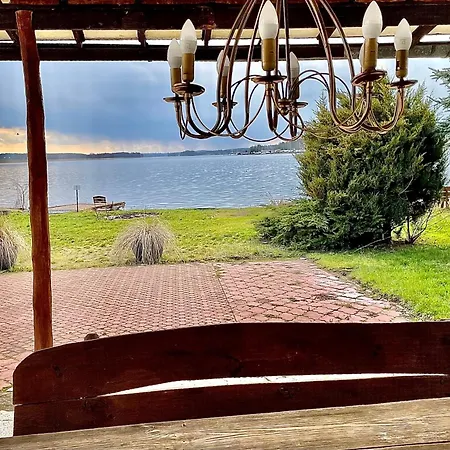 Dom Nad Brzegiem Jeziora * Ryn (Warmian-Masurian)